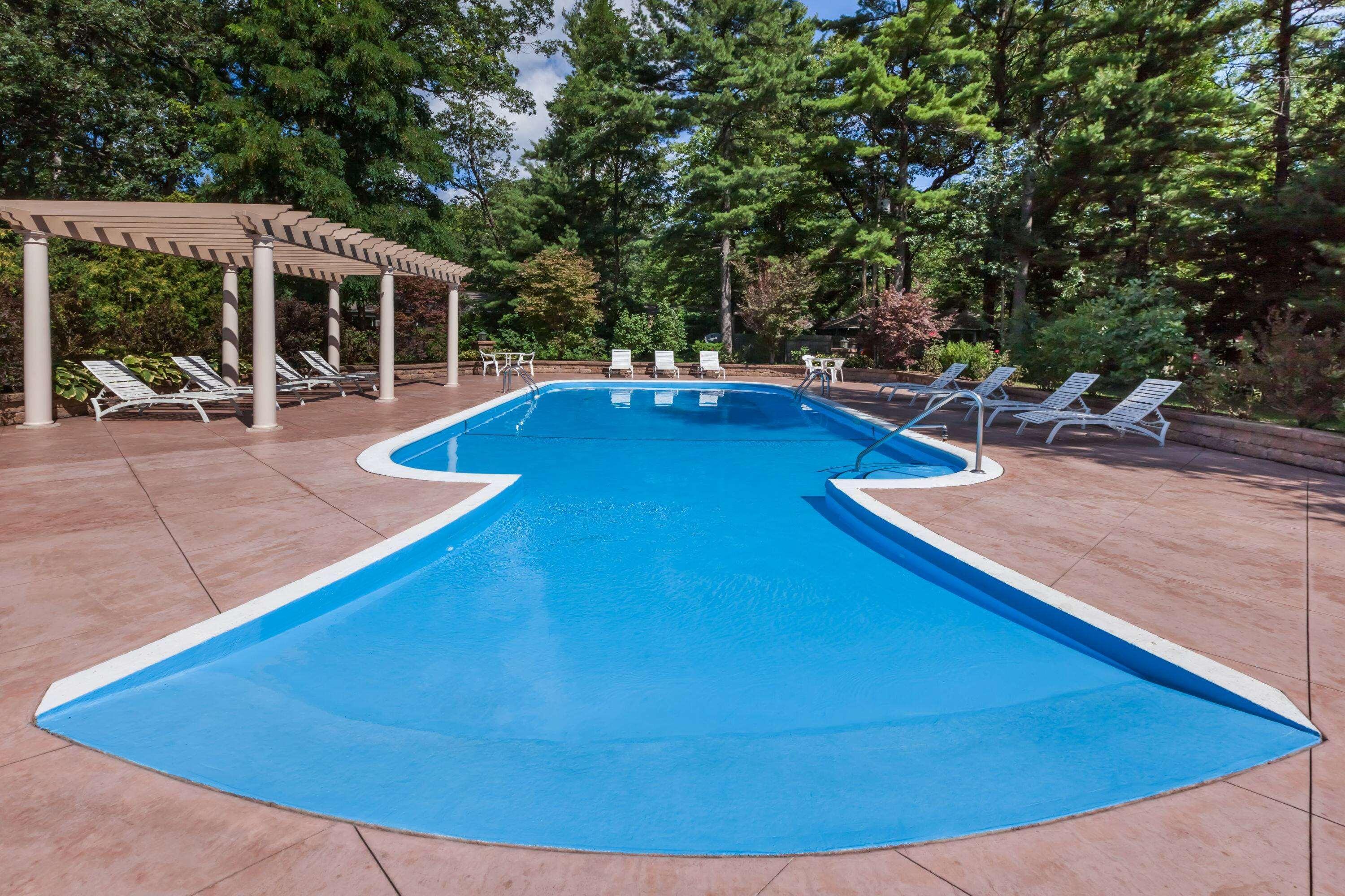 Howard Johnson By Wyndham Traverse City Exterior photo