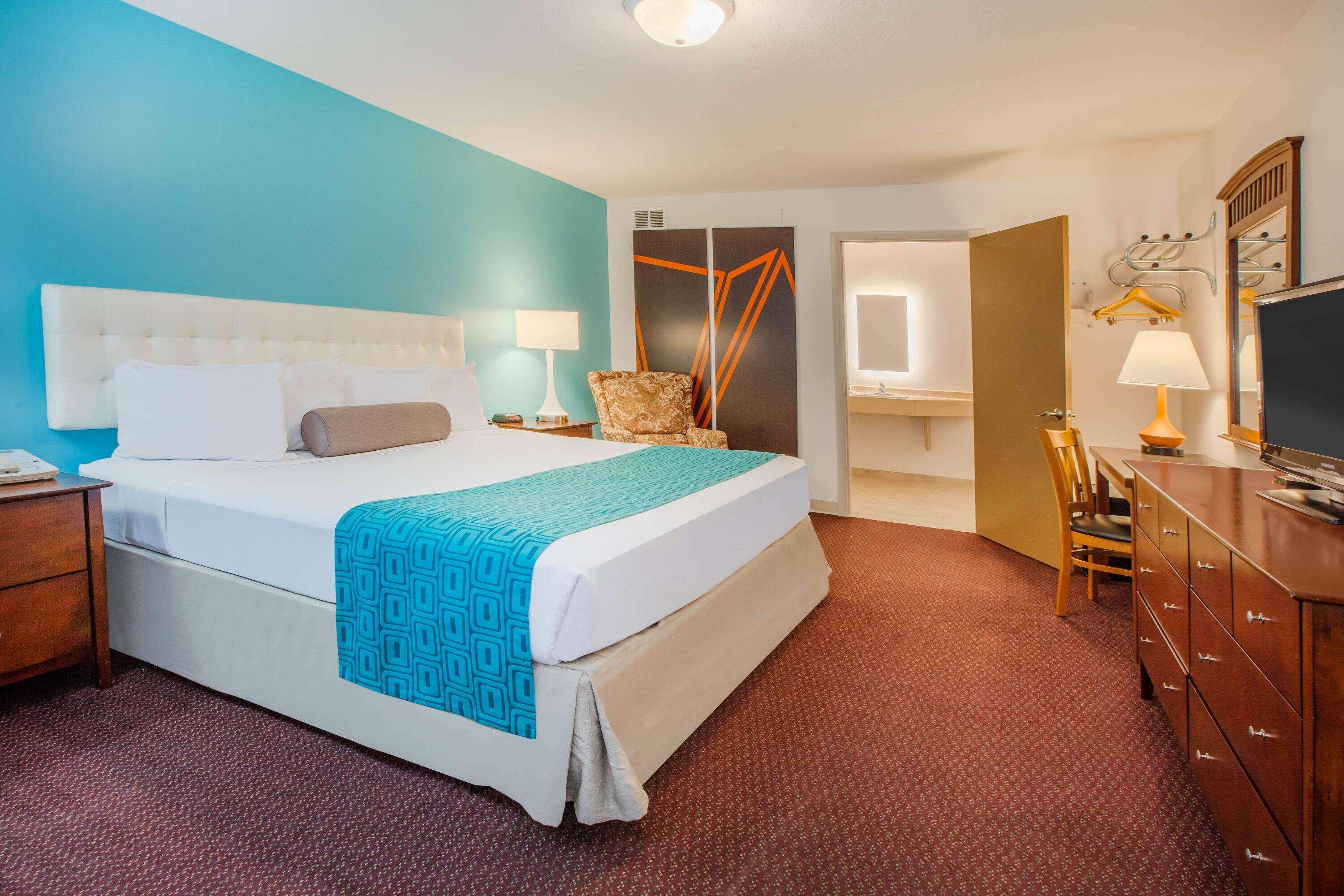 Howard Johnson By Wyndham Traverse City Exterior photo