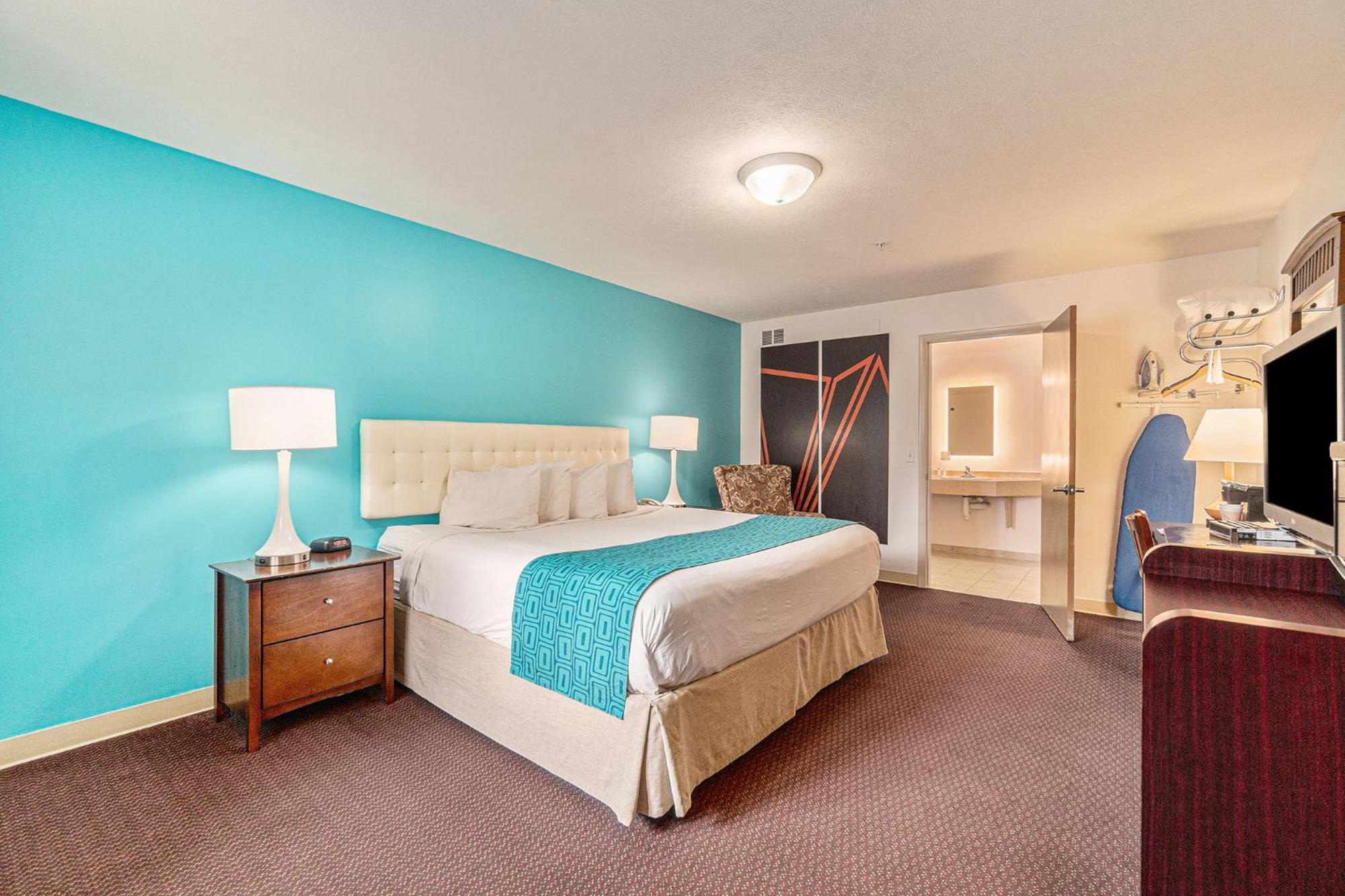 Howard Johnson By Wyndham Traverse City Exterior photo