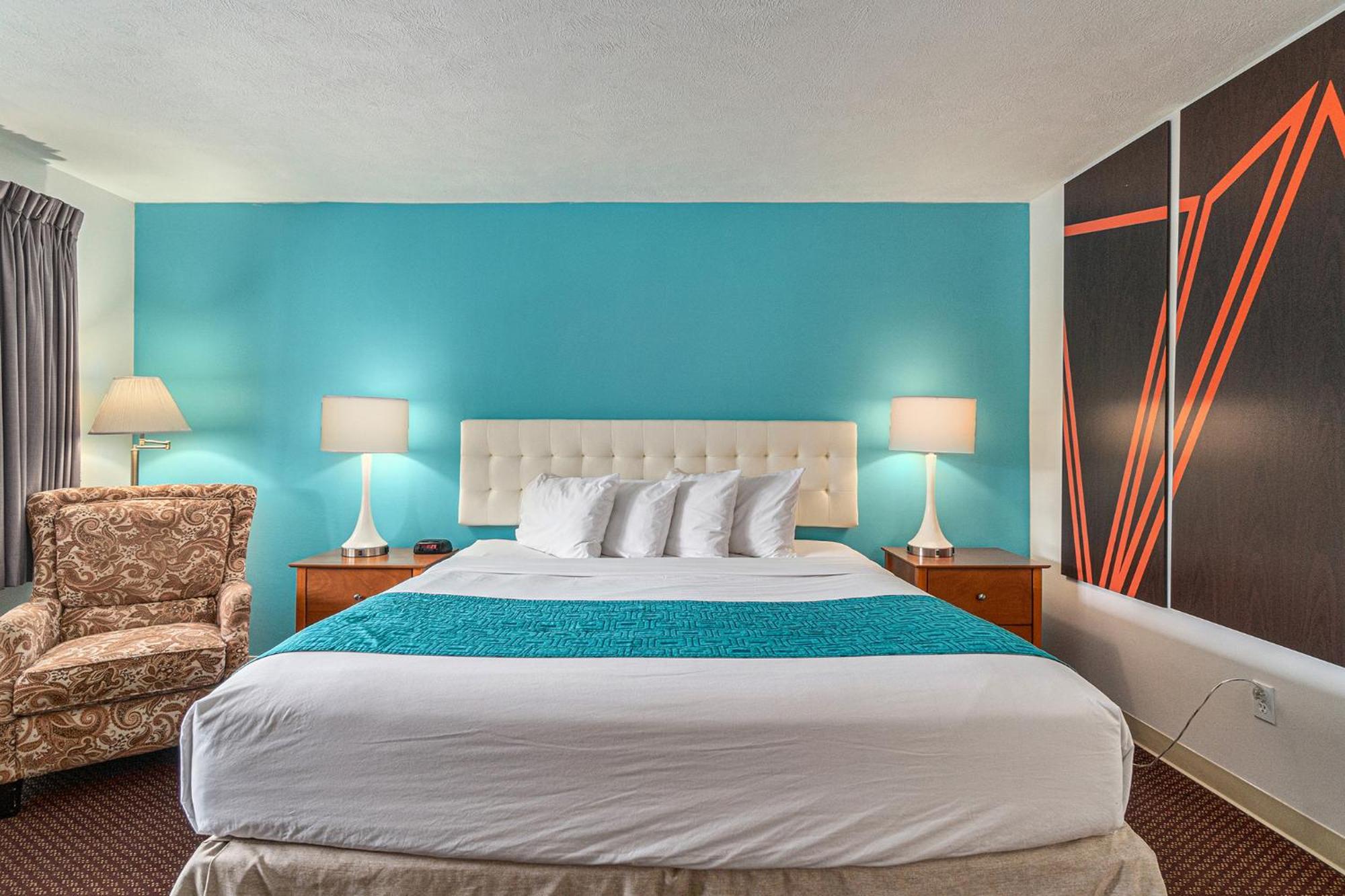 Howard Johnson By Wyndham Traverse City Exterior photo