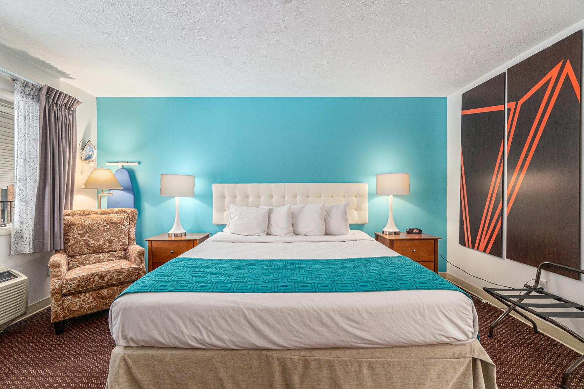 Howard Johnson By Wyndham Traverse City Exterior photo